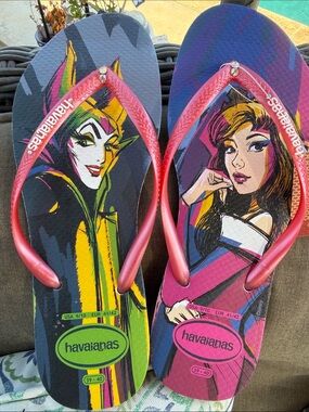 Havaianas NWT 1 of a kind Custom Swarovski Women's Disney Graphic Flip Flops9/10